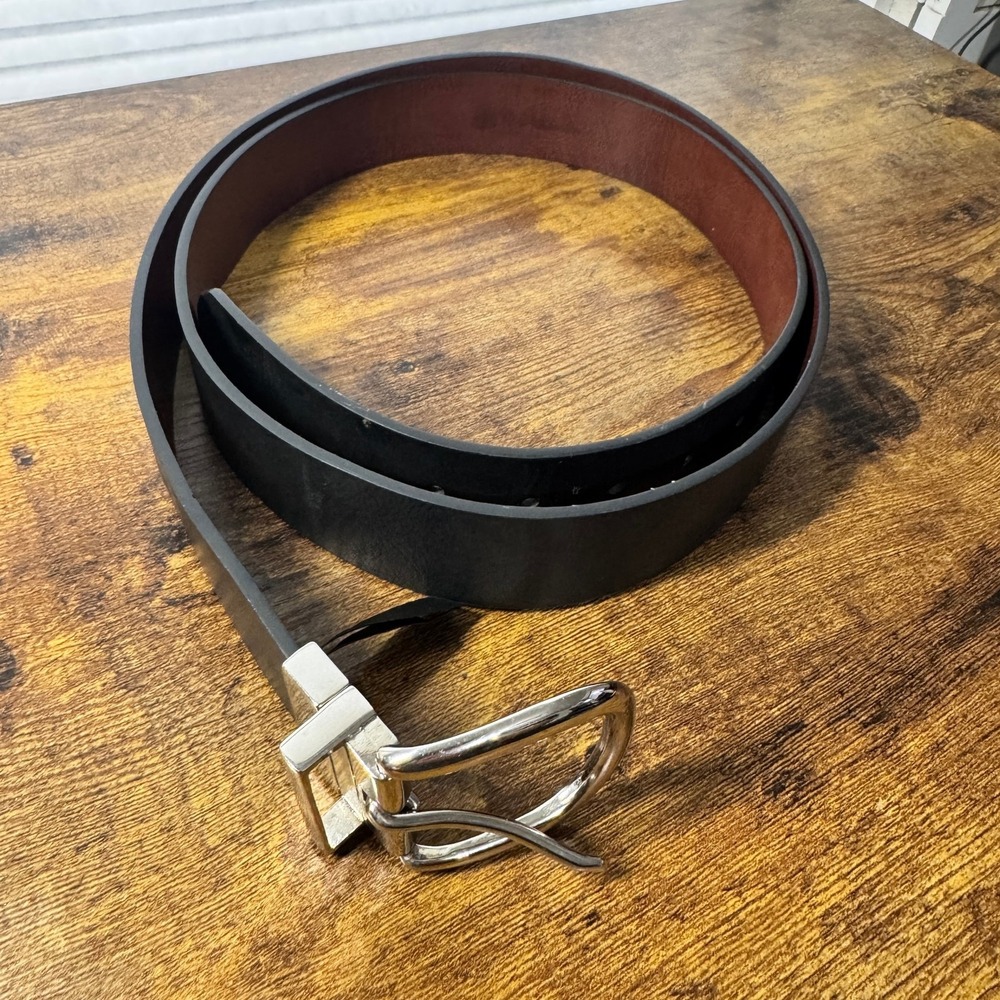 Torrid Women Size 4 Black Reversible Swivel Buckle Belt